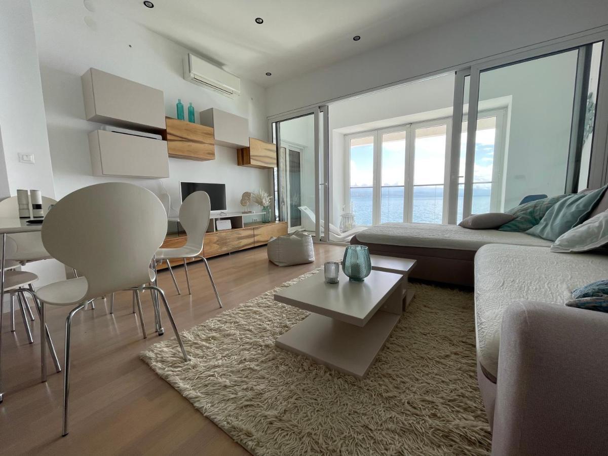 Apartment First Row To The Sea Opatija